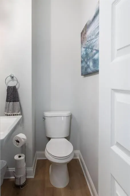 Дом отдыха All Rooms With En-Suite Bath, Tv & Blackout Shades Нэшвилл США