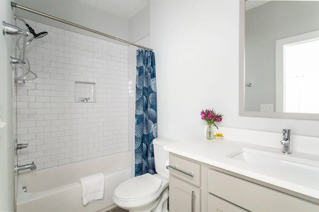 All Rooms With En-Suite Bath, Tv & Blackout Shades Нэшвилл 0*,  США