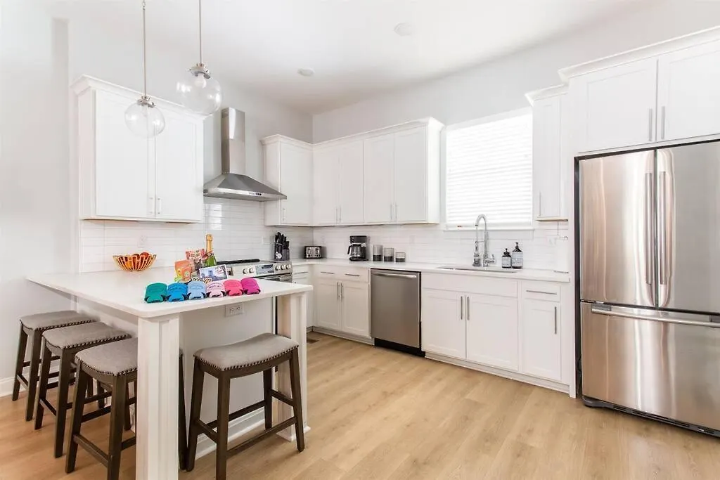 All Rooms With En-Suite Bath, Tv & Blackout Shades Нэшвилл