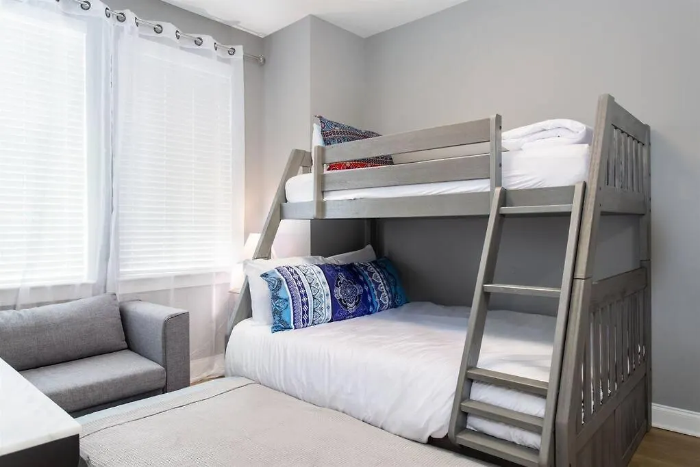 All Rooms With En-Suite Bath, Tv & Blackout Shades Нэшвилл